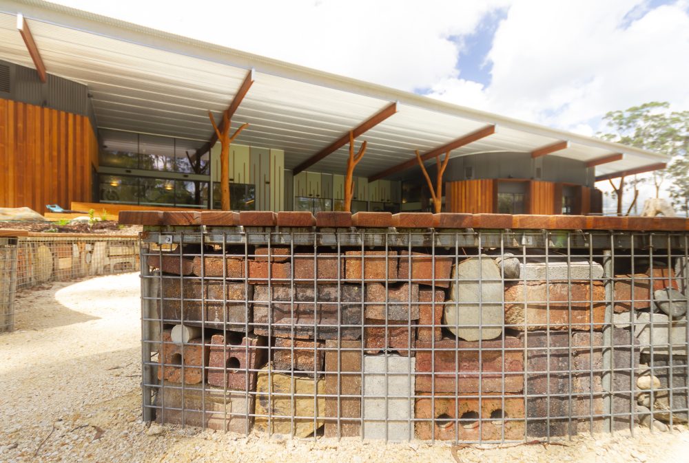 Lincoln Dark Classic Mottle bricks are used along with recycled Lincoln Bricks for seating